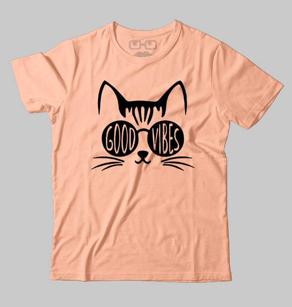 Camiseta com estampa god vibes